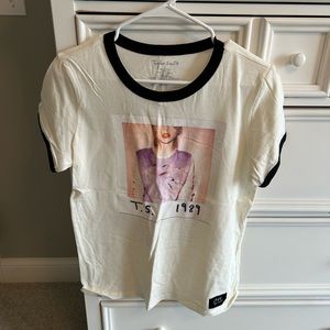 ORIGINAL 1989 Taylor Swift Tour Merch Shirt